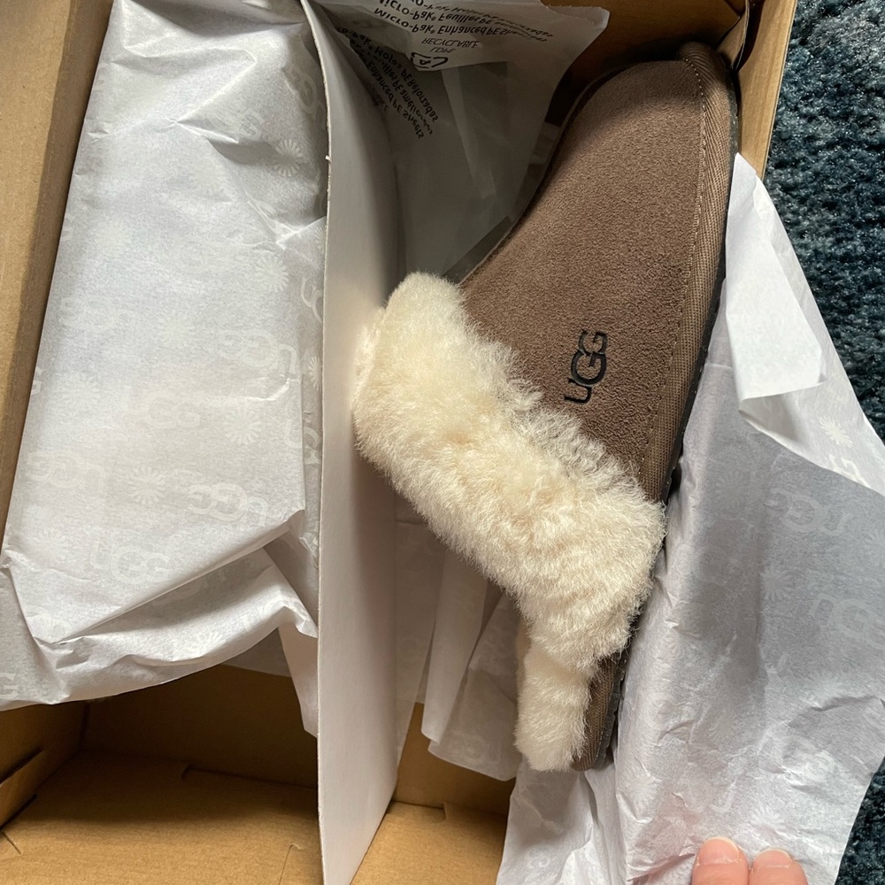 Brand New Ugg Scuffette II size 6